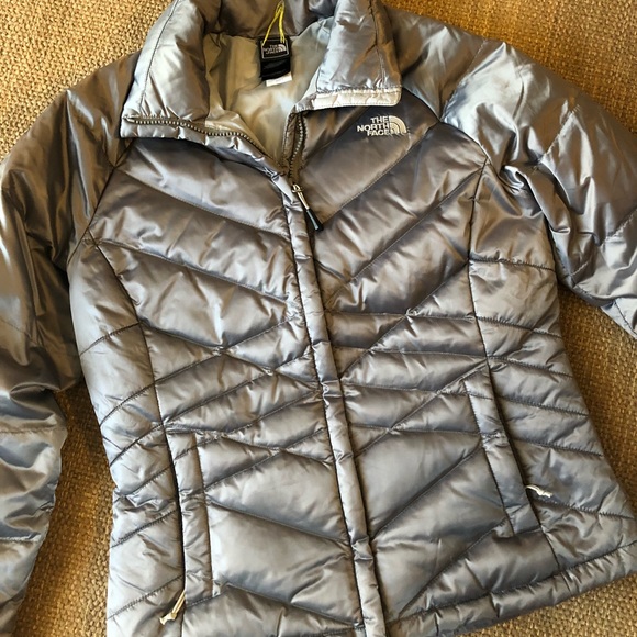 North Face Aconcagua Jacket - Picture 2 of 3